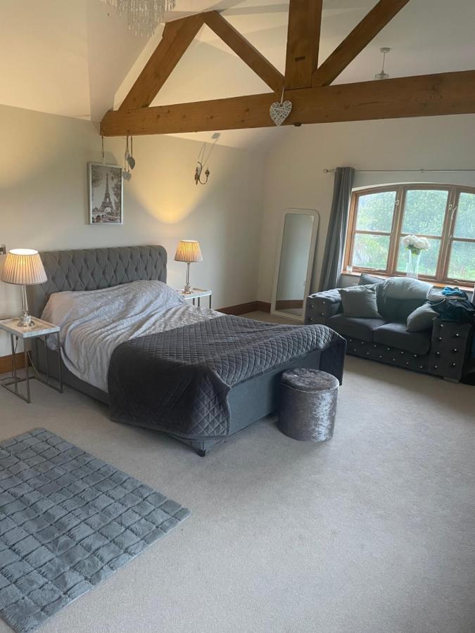 Dairy Farm Guest House Crewe Exterior photo